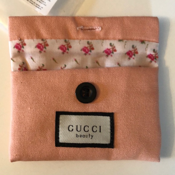 Gucci Beauty Pouch and Comb Gift Set - Picture 4 of 6